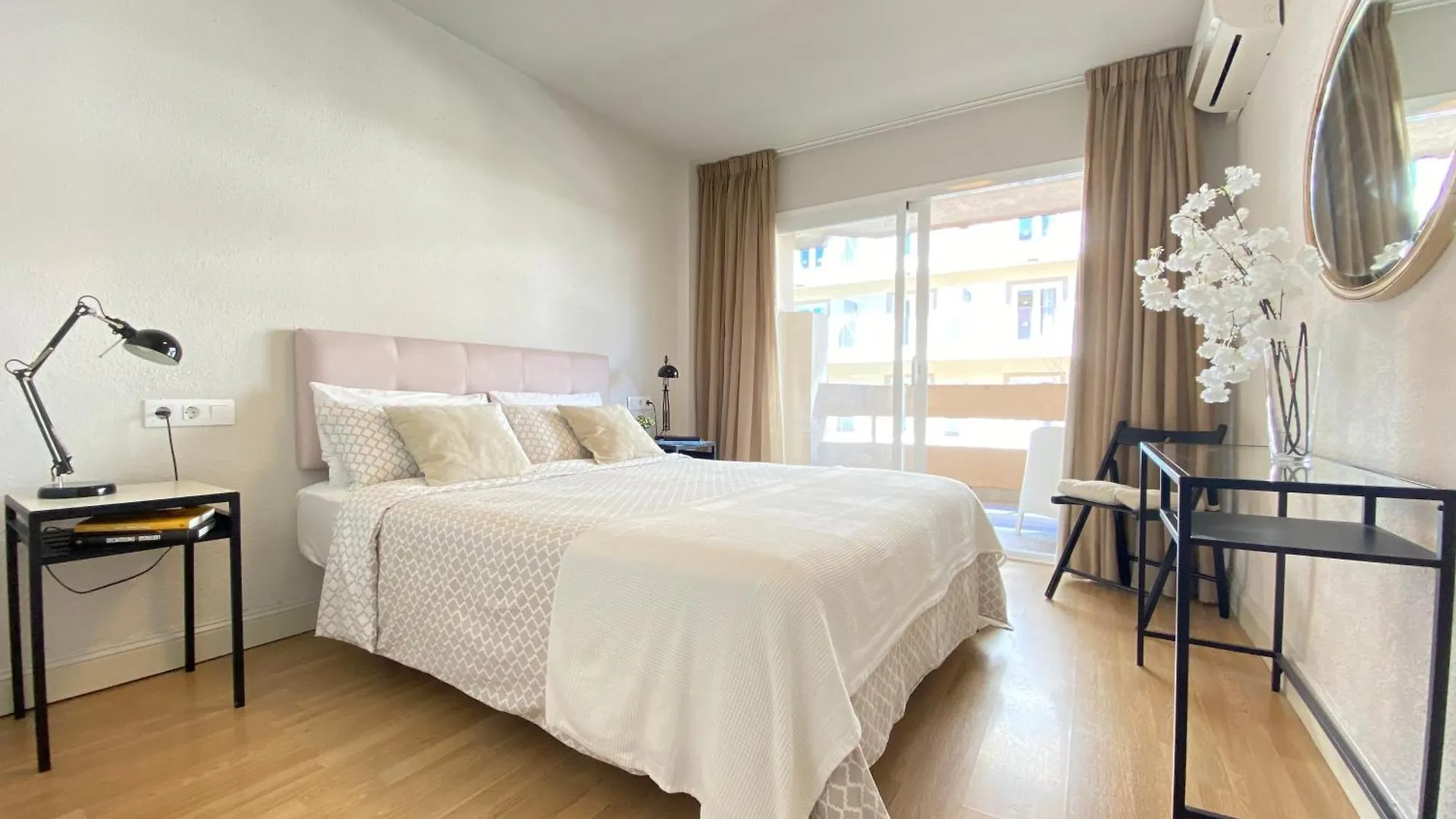 La Pimentera Central Apartments 3 - Parking Gratis 마르베야